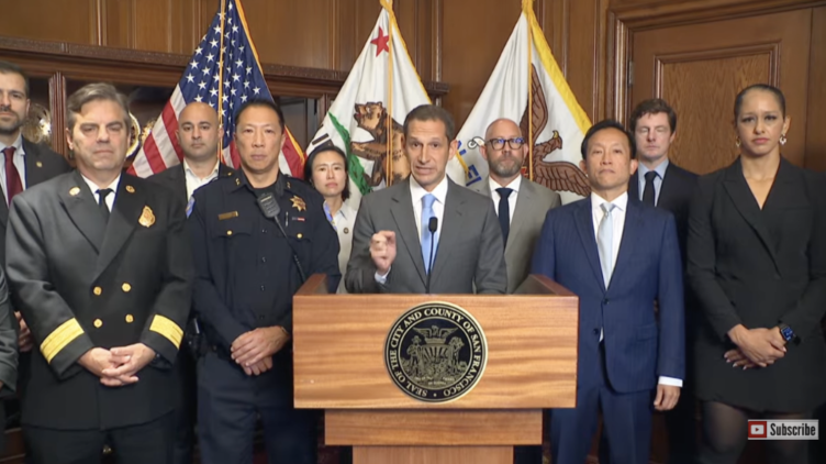 需要清晰区分的是,国民警卫队与其他联邦机构特工不同:如果总统派遣联邦调查局(FBI)、海关边境保护局(CBP)和移民海关执法局(ICE)特工,他们拥有更大的行动自由度、更大的逮捕或拘留权限,更可能采取强硬破坏手段。市府可采取的抗争途径有限。