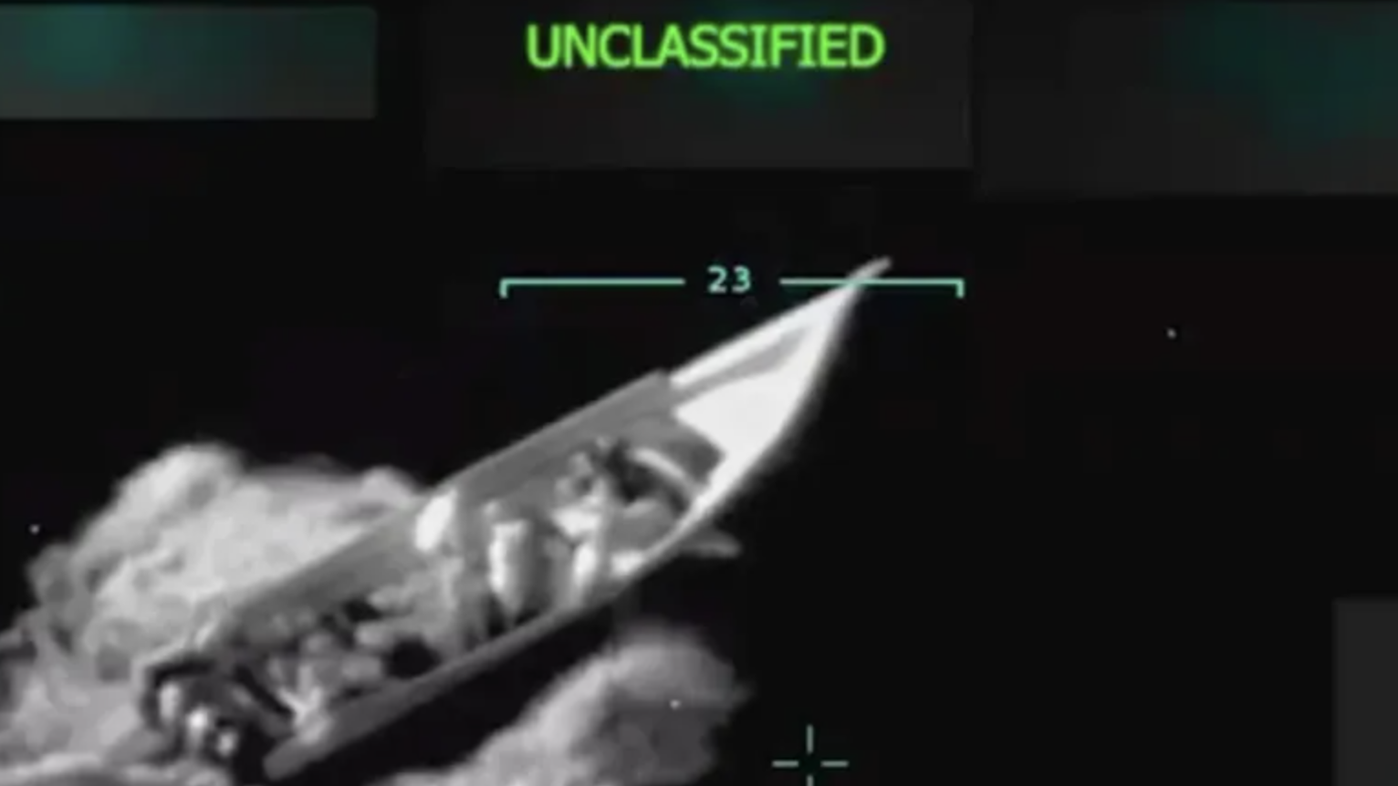 2025年9月2日，加勒比海的平静被美军导弹的轰鸣声粗暴打破。这次军事行动最初旨在打击委内瑞拉海岸附近的涉嫌毒品走私船只，却迅速演变为一场将美国拖入法律与伦理泥潭的政治风暴。行动中，目标船只被摧毁，随后的“二次打击”更导致船上幸存者全部丧生。画面让人想起小说《1984》中的类似轰炸描述的片段。